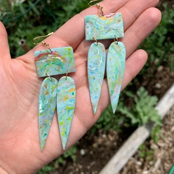 Hand painted dangles - Picture 4 of 6